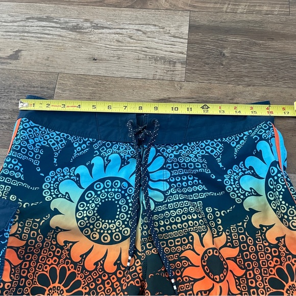 Billabong Airlite board shorts 30 - Picture 6 of 7